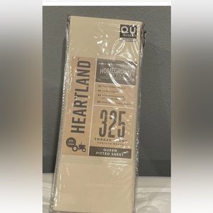 Heartland 325 Thread Count 100% Cotton Percale Queen Fitted Sheet Ivory Beige